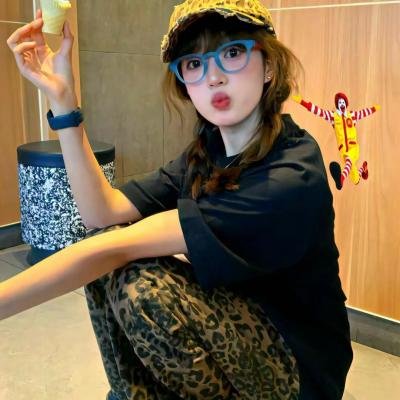 4个人各自有着自己的秘密